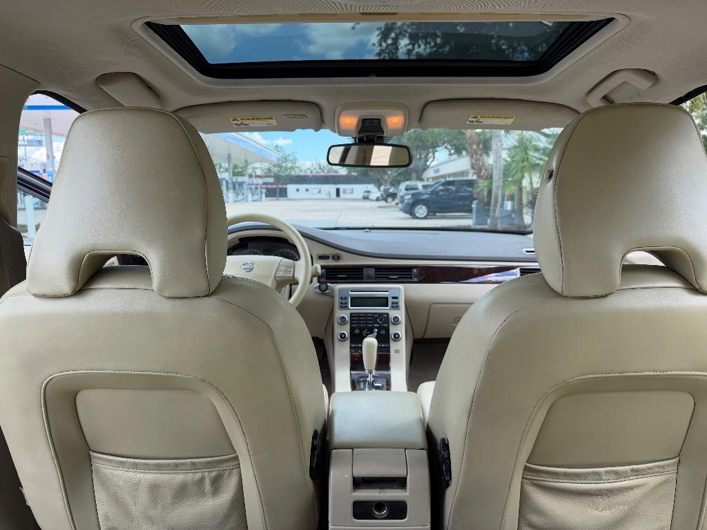 2008 Volvo V70 - $4,990