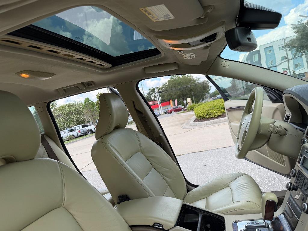 2008 Volvo V70 - $4,990