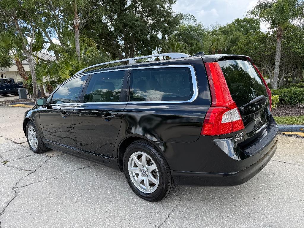 2008 Volvo V70 - $4,990