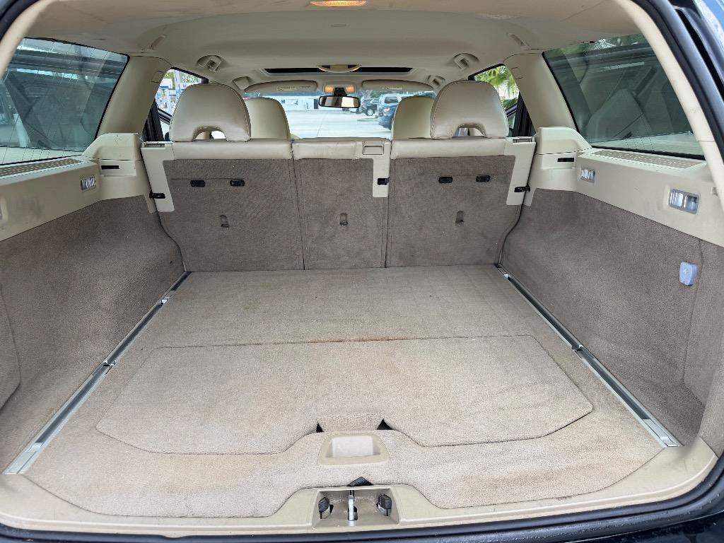 2008 Volvo V70 - $4,990