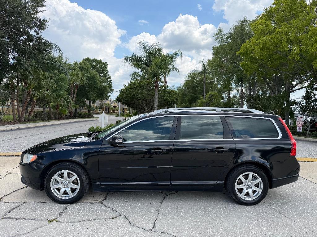 2008 Volvo V70 - $4,990