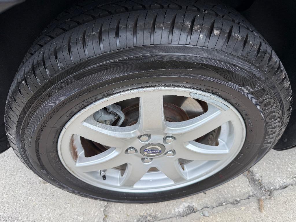 2008 Volvo V70 - $4,990