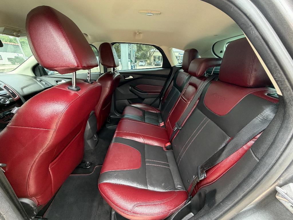2012 Ford Focus - $5,990