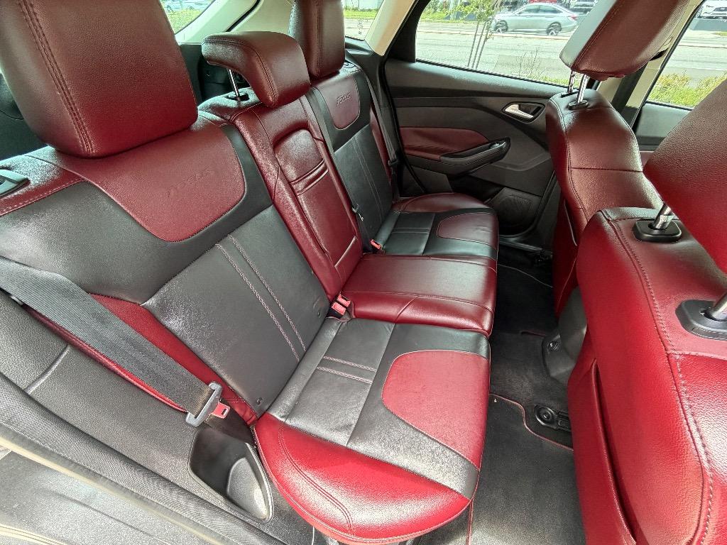 2012 Ford Focus - $5,990
