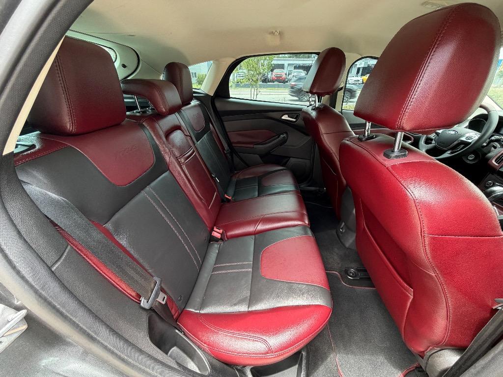 2012 Ford Focus - $5,990