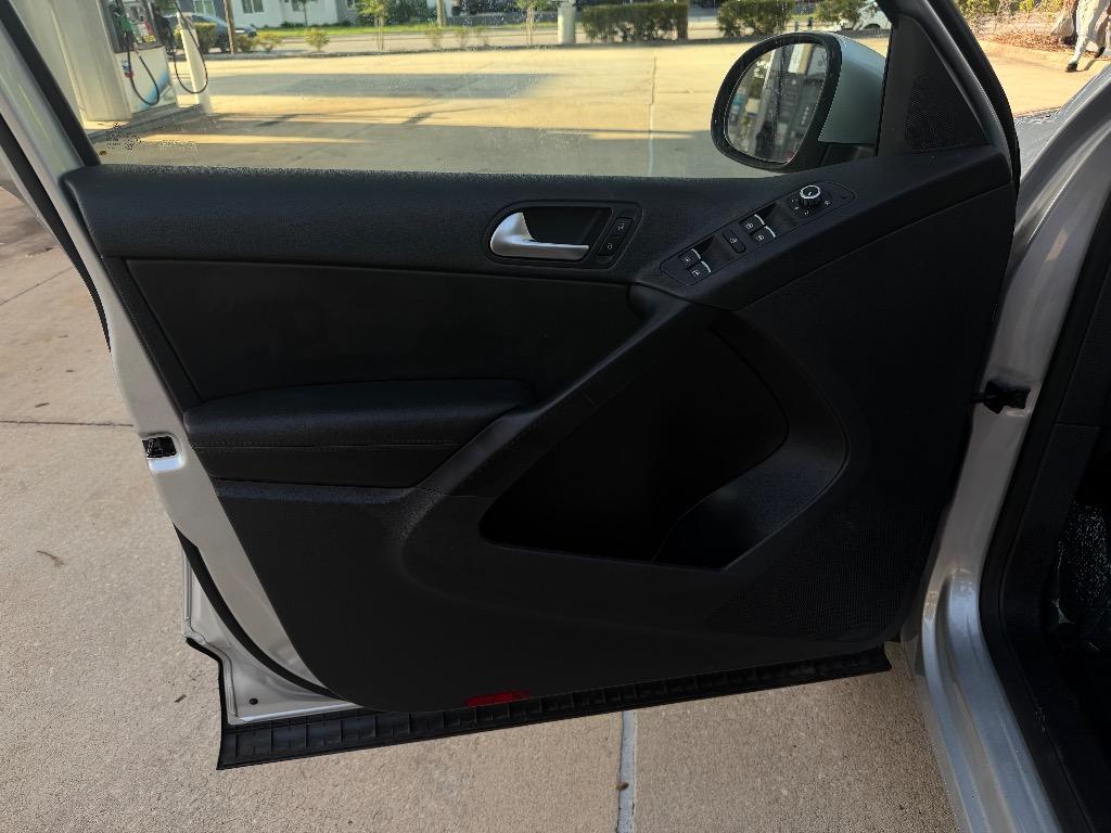 2014 Volkswagen Tiguan - $6,990