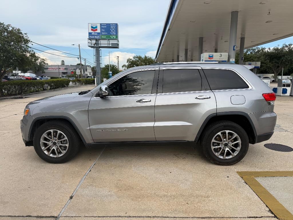 2015 Jeep Cherokee - $9,990