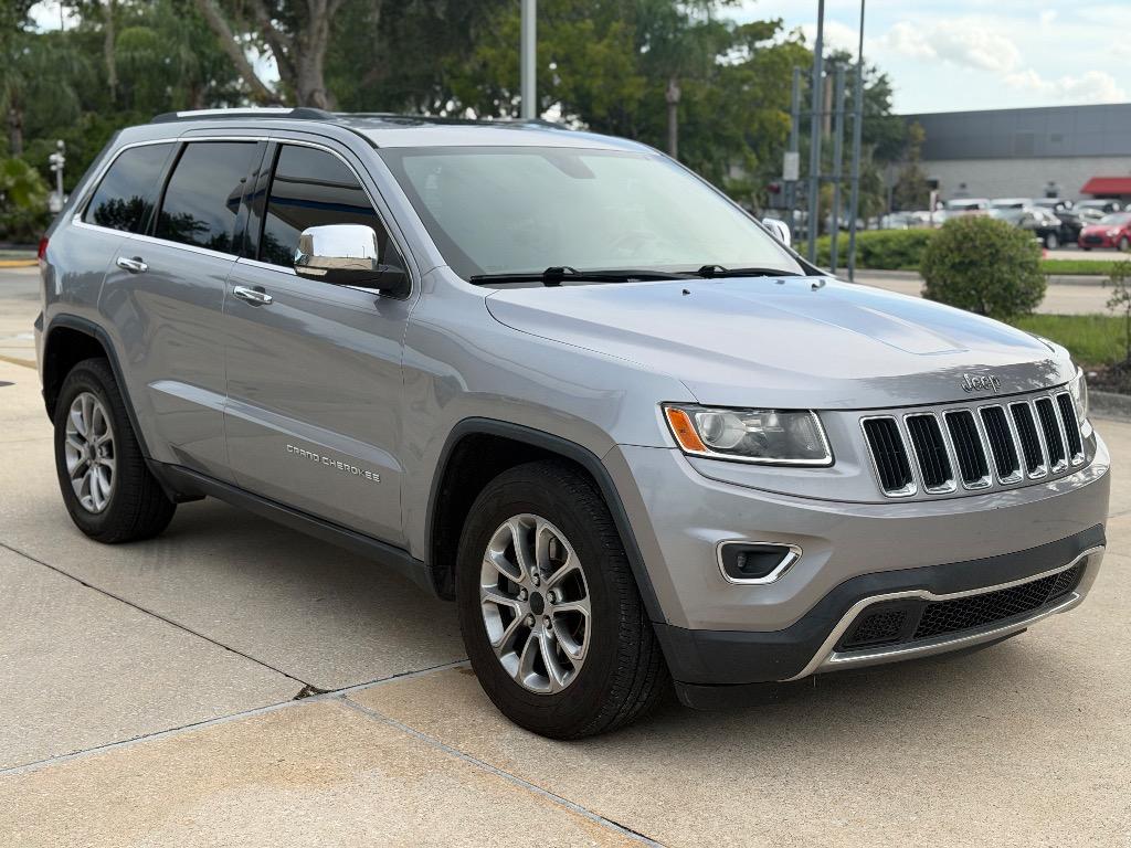 2015 Jeep Cherokee - $9,990