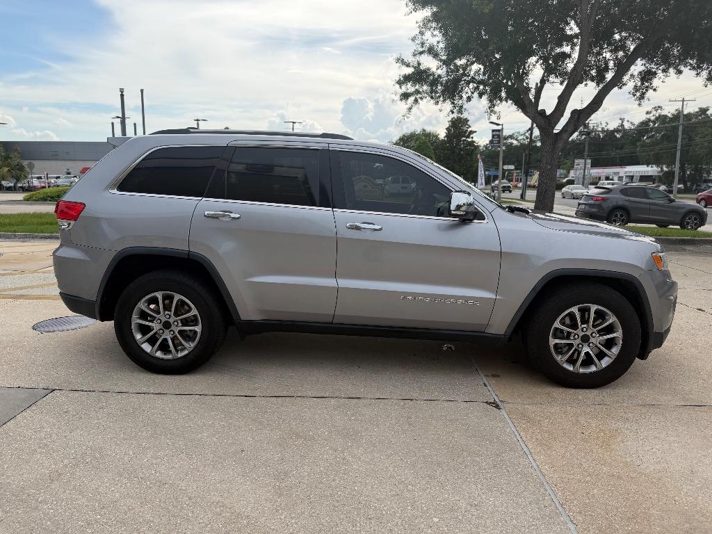 2015 Jeep Cherokee - $9,990