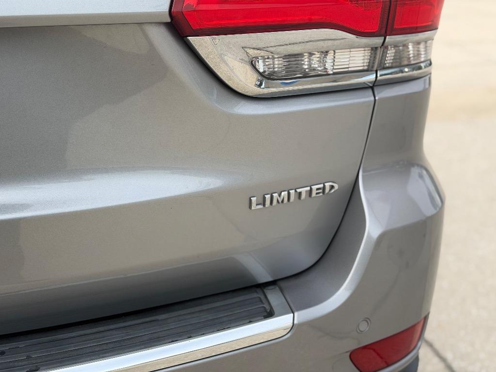 2015 Jeep Cherokee - $9,990