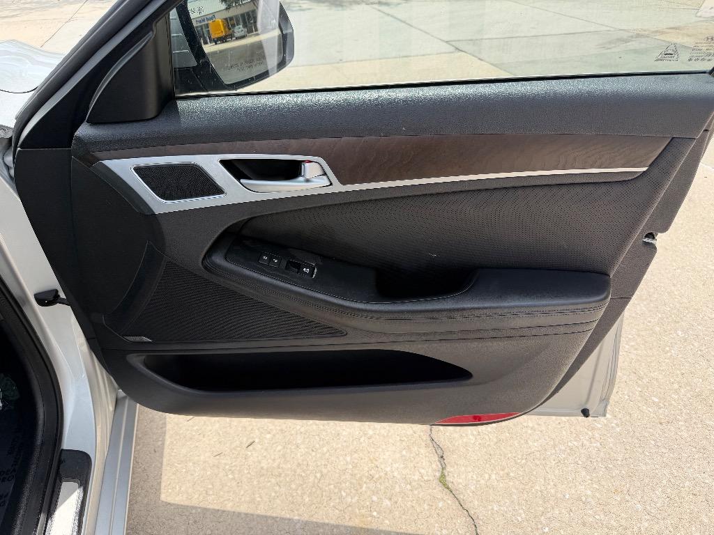 2015 Hyundai Genesis - $12,990