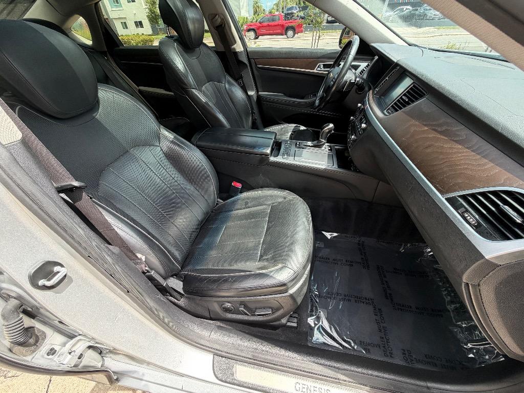 2015 Hyundai Genesis - $12,990