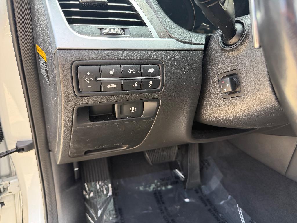 2015 Hyundai Genesis - $12,990