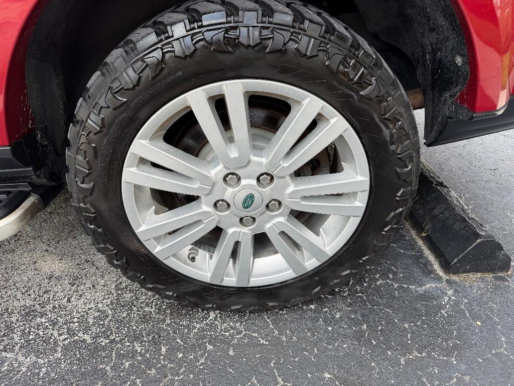 2016 Land Rover LR4 - $11,990