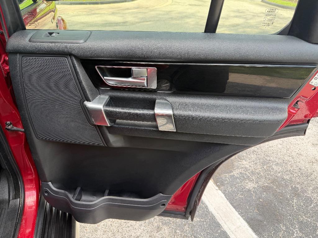 2016 Land Rover LR4 - $11,990