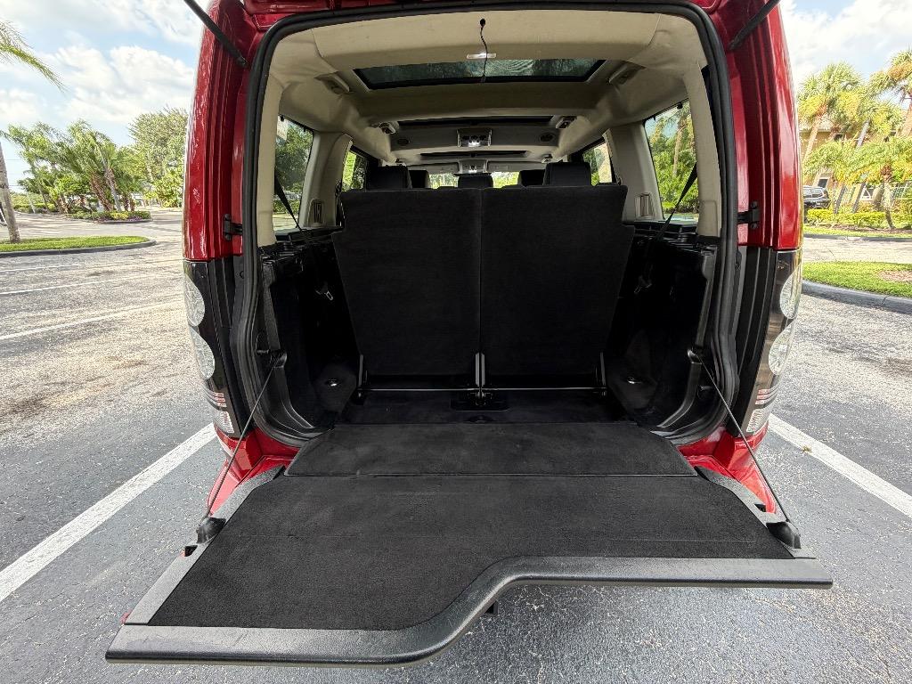 2016 Land Rover LR4 - $11,990