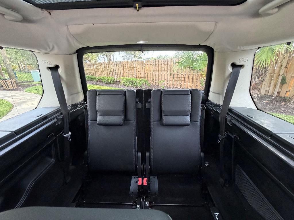 2016 Land Rover LR4 - $11,990