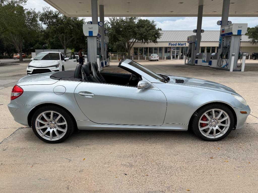 2005 Mercedes-Benz SLK-Class - $7,990