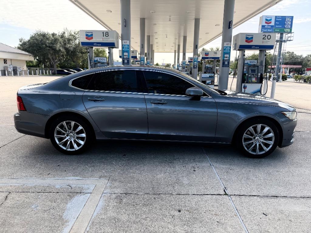2017 Volvo S90 - $11,990