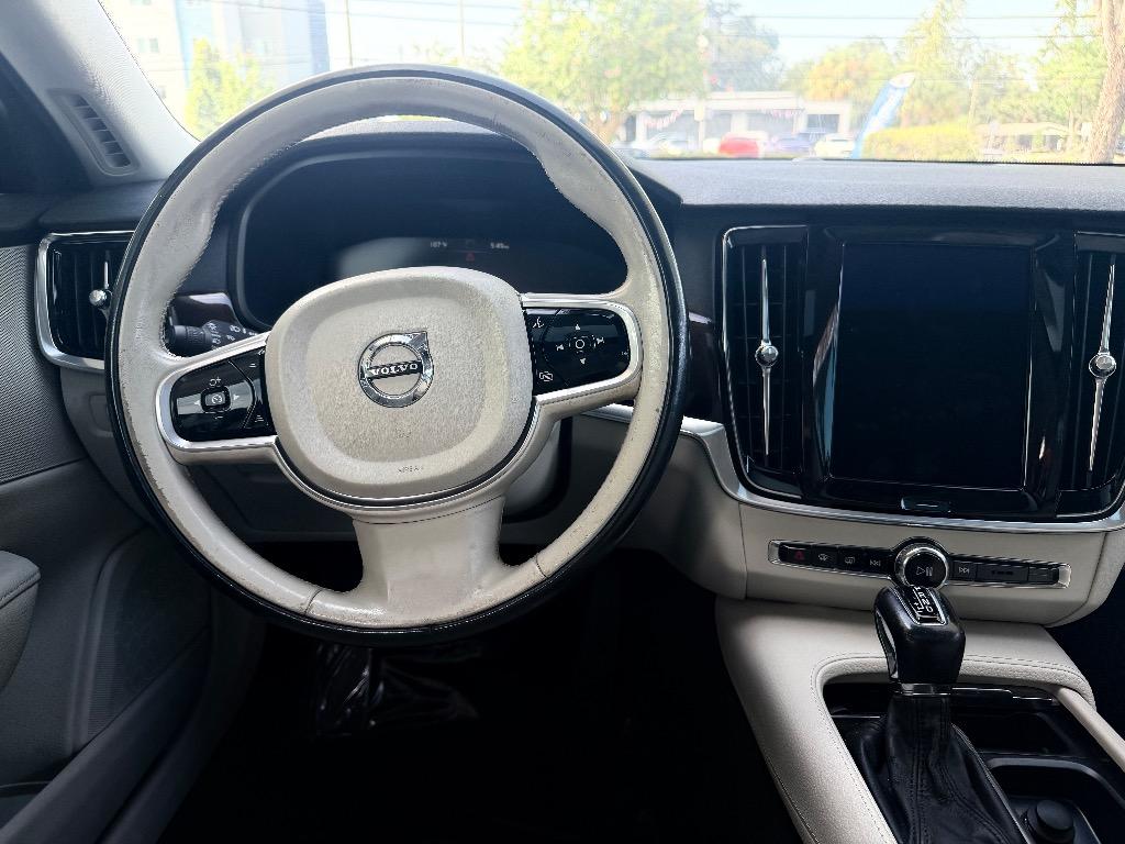 2017 Volvo S90 - $11,990