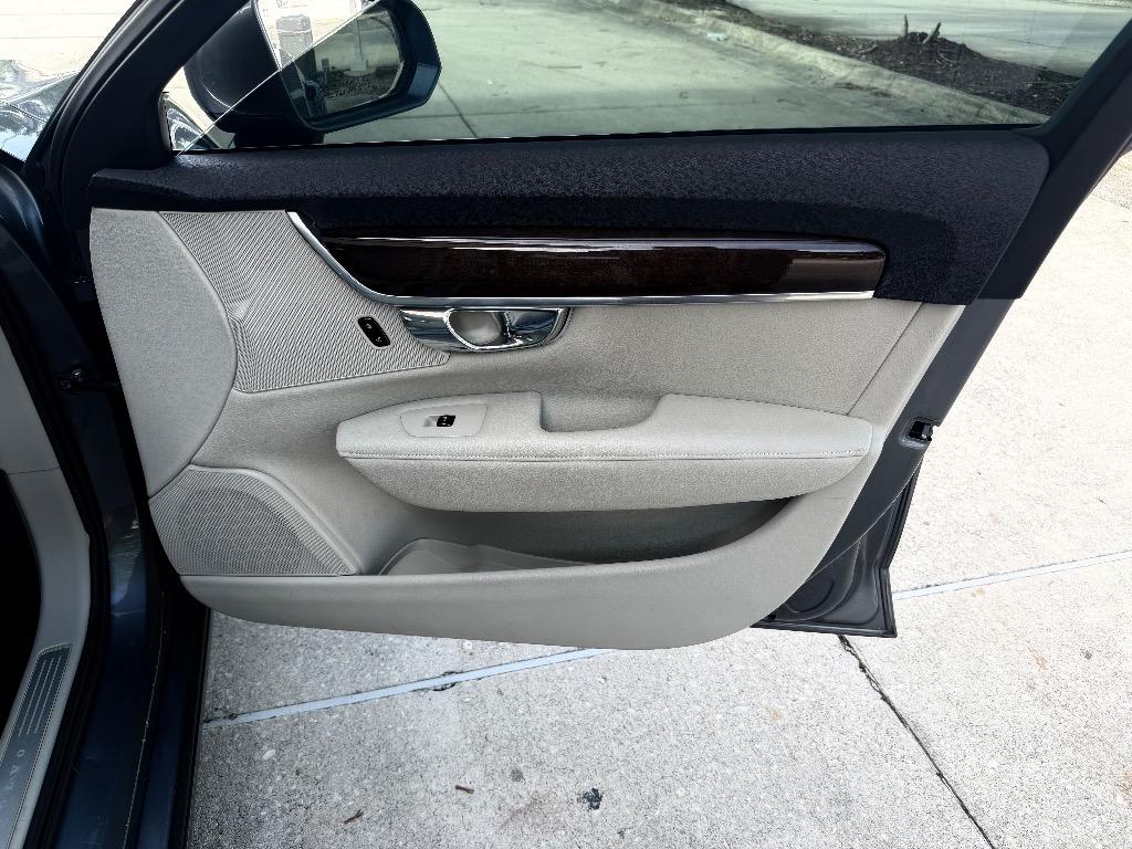 2017 Volvo S90 - $11,990