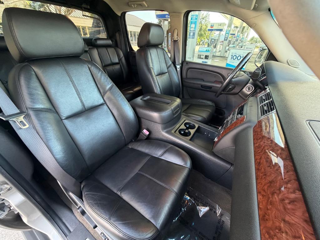 2008 Chevrolet Avalanche - $6,990