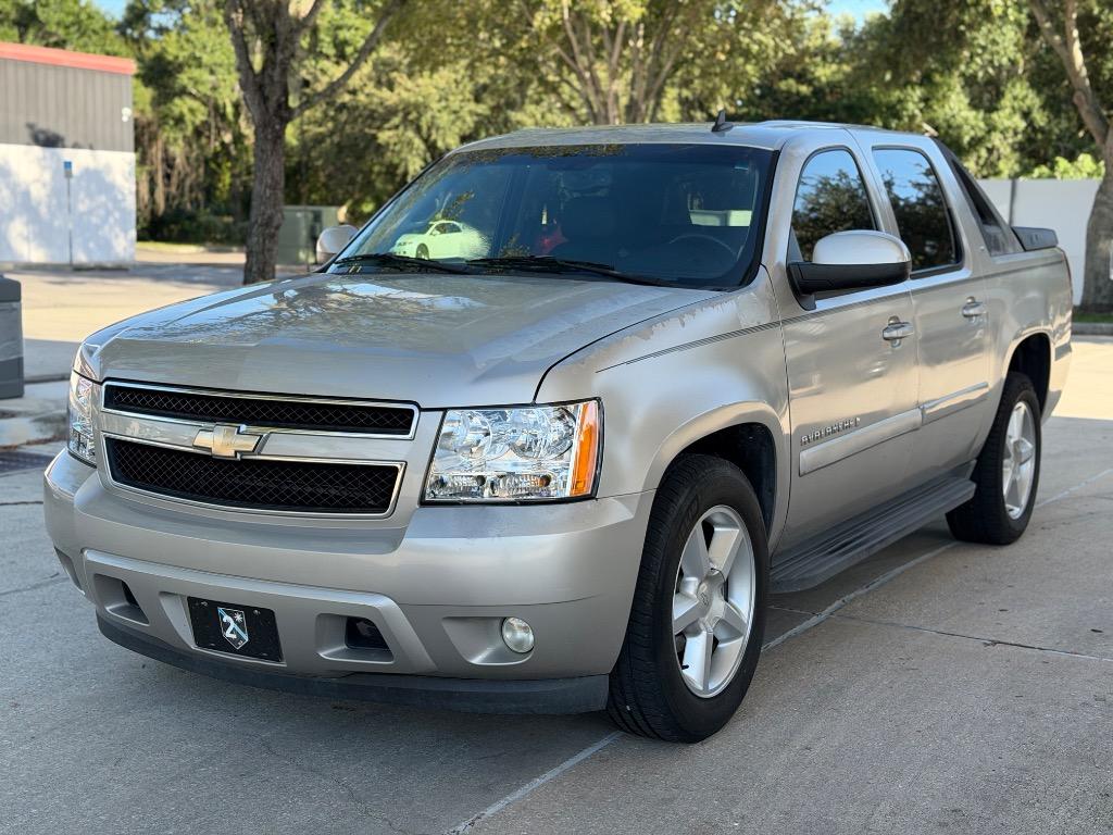 2008 Chevrolet Avalanche - $6,990