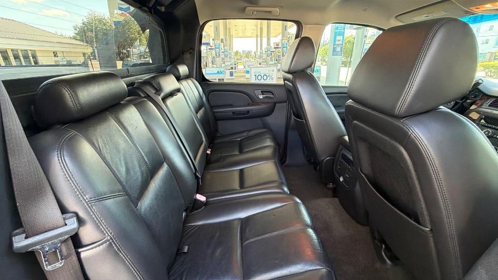 2008 Chevrolet Avalanche - $6,990