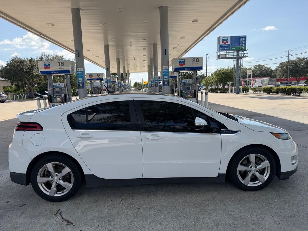 2012 Chevrolet Volt - $5,990