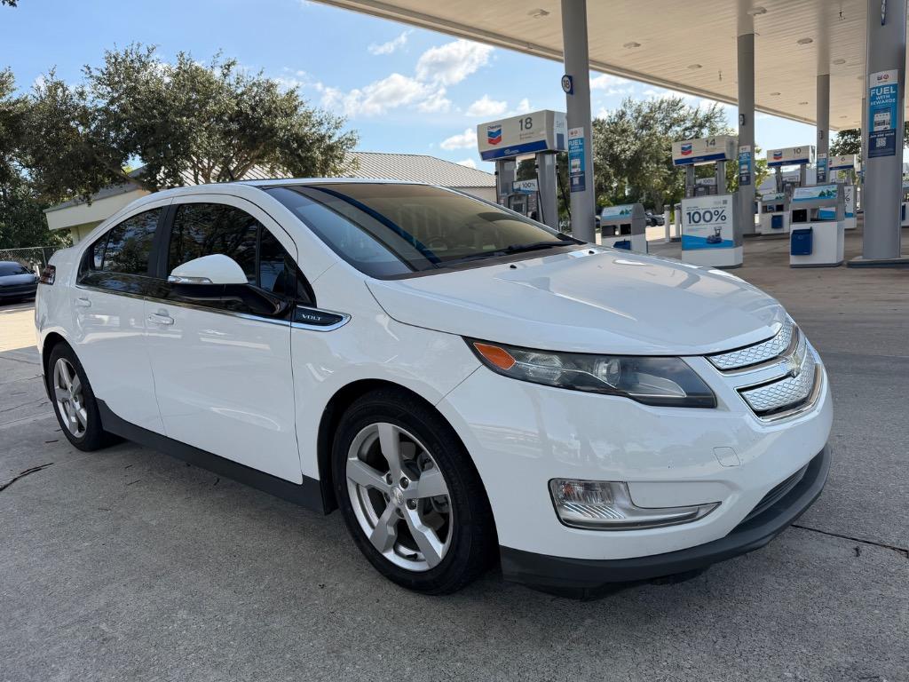 2012 Chevrolet Volt - $5,990