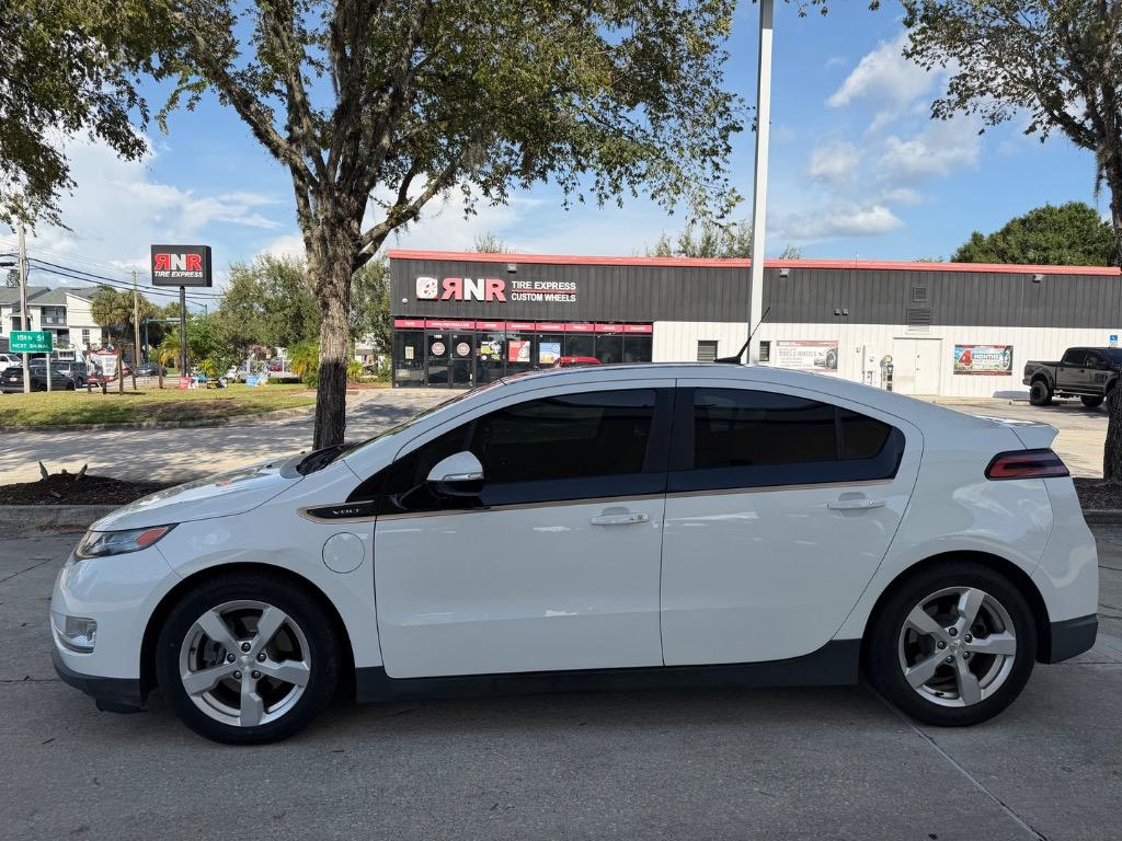 2012 Chevrolet Volt - $5,990