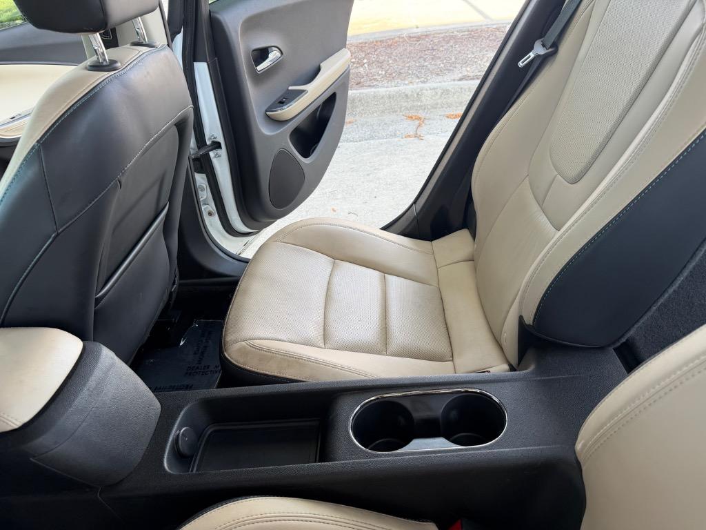 2012 Chevrolet Volt - $5,990
