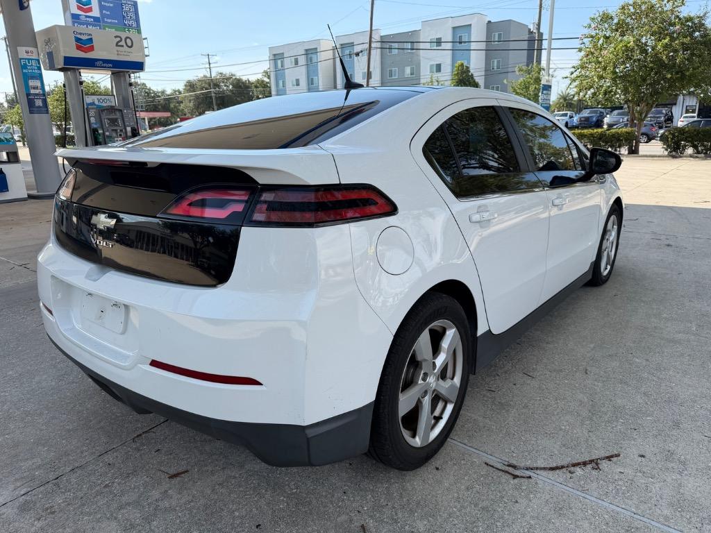 2012 Chevrolet Volt - $5,990