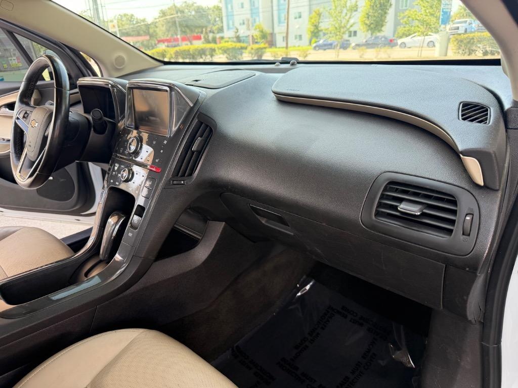 2012 Chevrolet Volt - $5,990