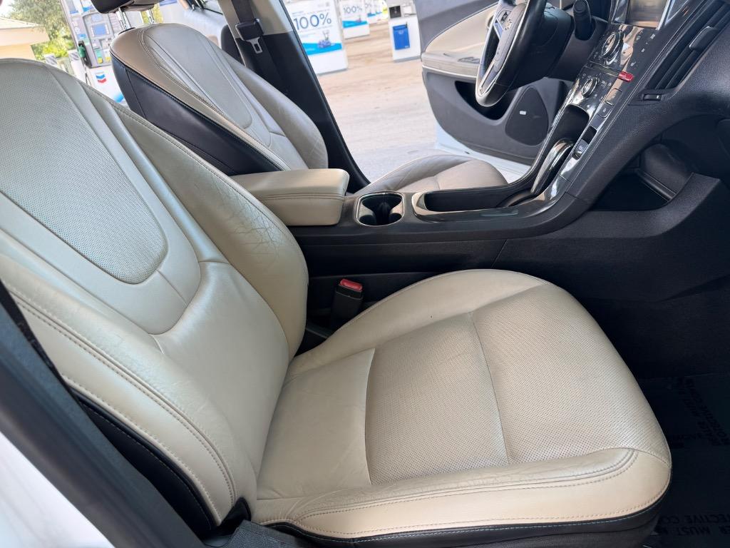 2012 Chevrolet Volt - $5,990