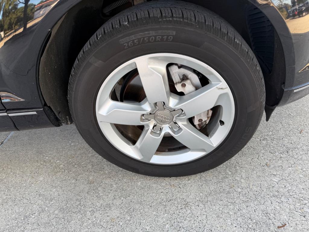 2015 Audi Q7 - $9,990