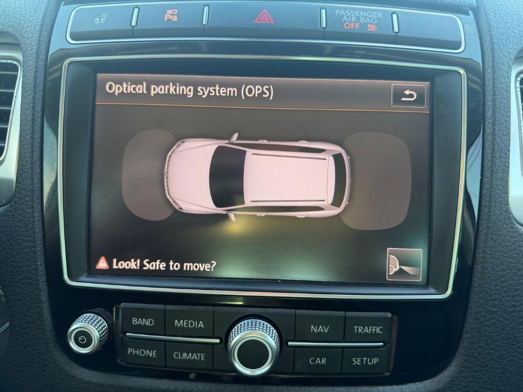2016 Volkswagen Touareg - $12,990