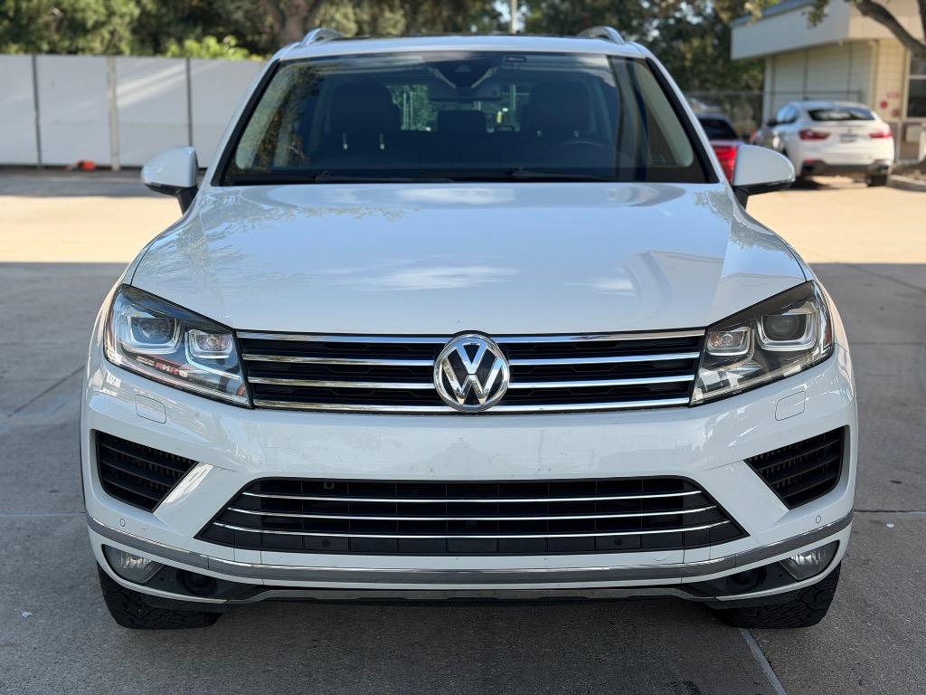2016 Volkswagen Touareg - $12,990