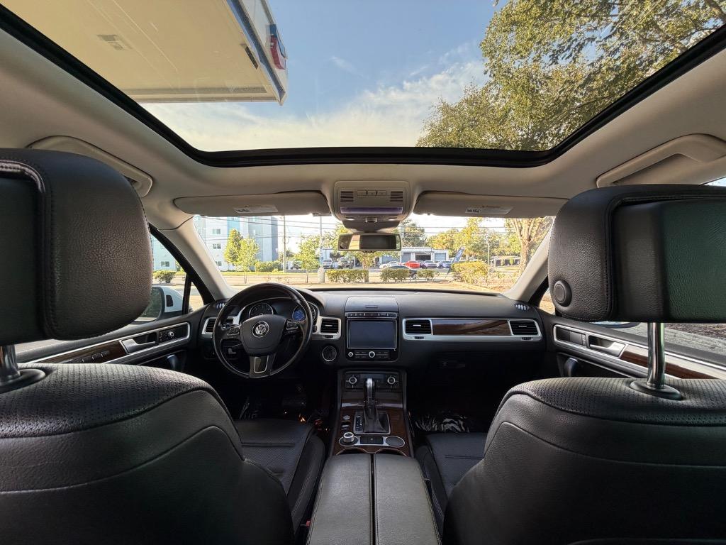 2016 Volkswagen Touareg - $12,990
