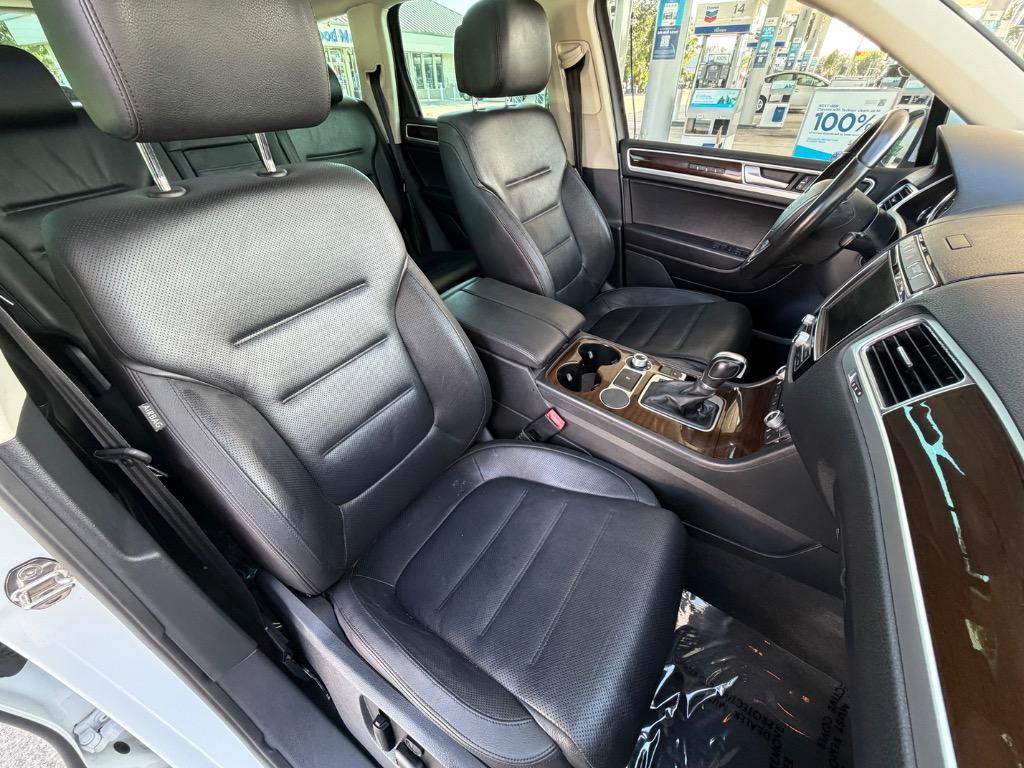 2016 Volkswagen Touareg - $12,990