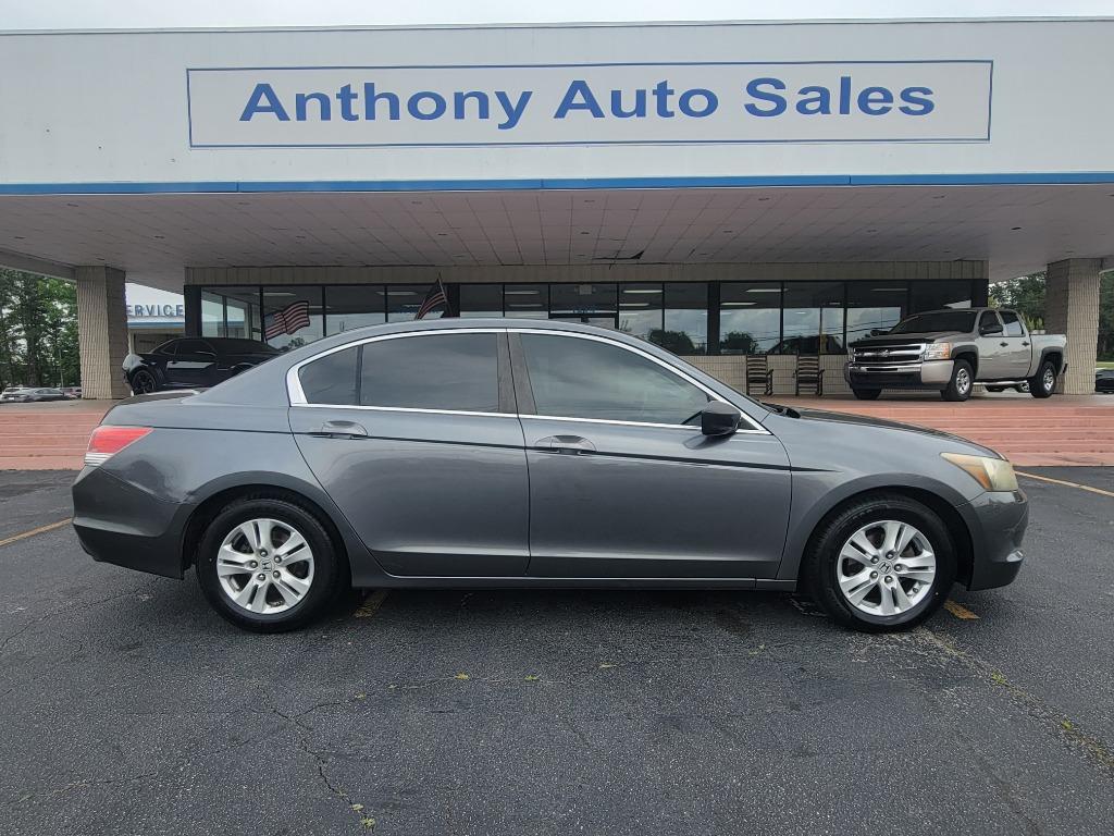 The 2009 Honda Accord LX-P photos