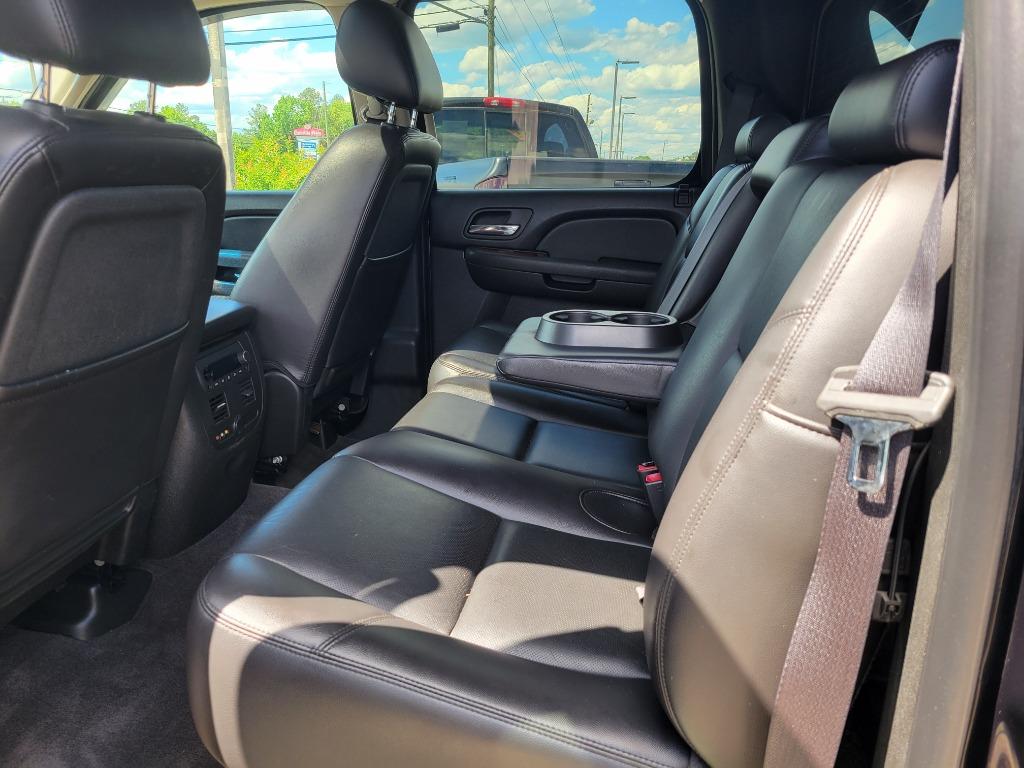 2010 Chevrolet Avalanche LTZ photo