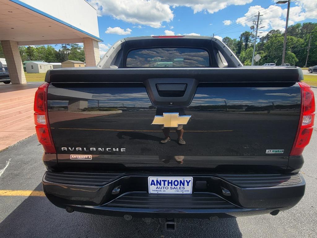 2010 Chevrolet Avalanche LTZ photo