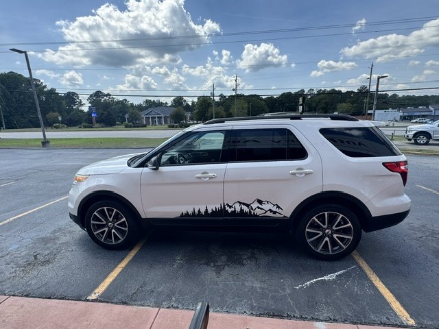 2015 Ford Explorer - $15,499