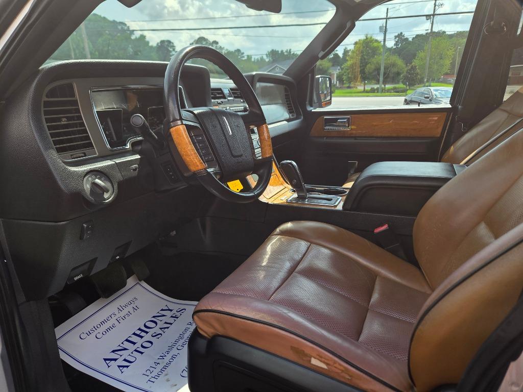 2012 Lincoln Navigator - $17,999