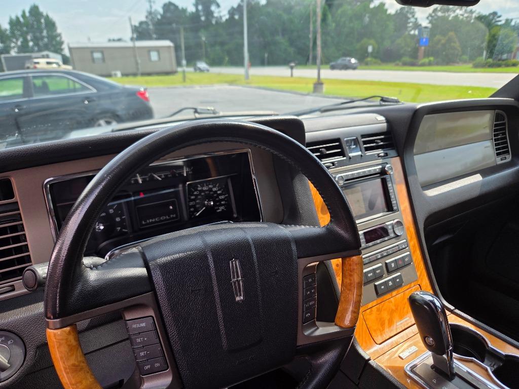 2012 Lincoln Navigator - $17,999