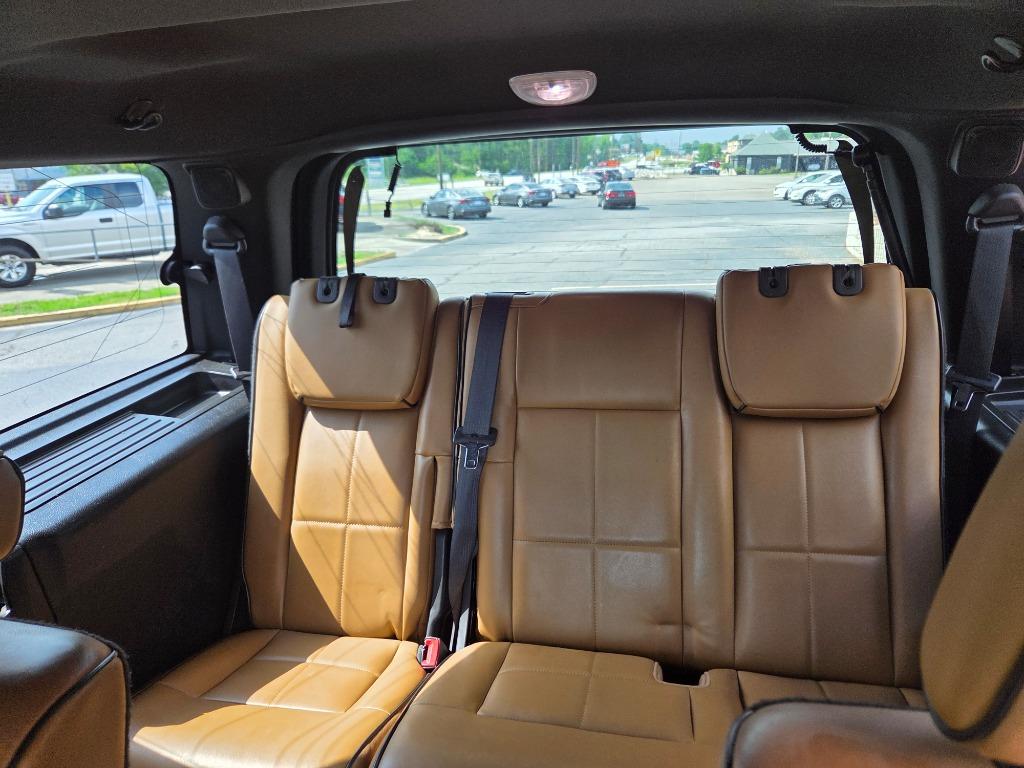 2012 Lincoln Navigator - $17,999