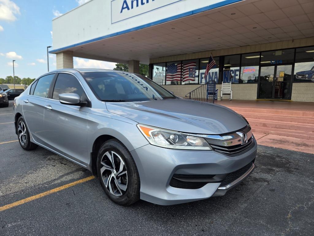 2017 Honda Accord - $17,999
