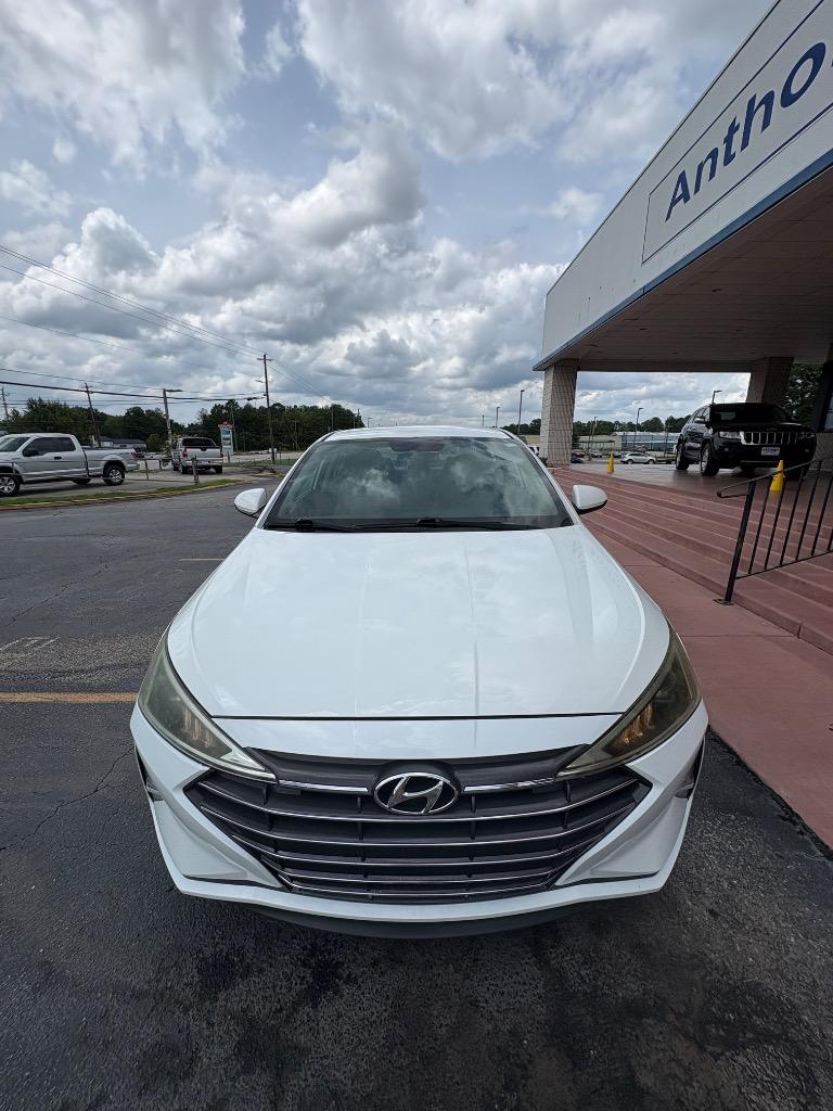 2019 Hyundai Elantra - $15,299