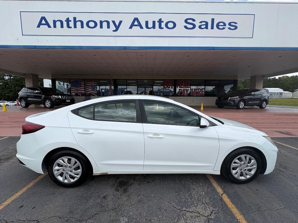 2019 Hyundai Elantra - $15,299